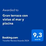 Gran terraza con vistas al mar y piscina