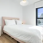 Cozy Apartment In Benidorm With House Sea View
