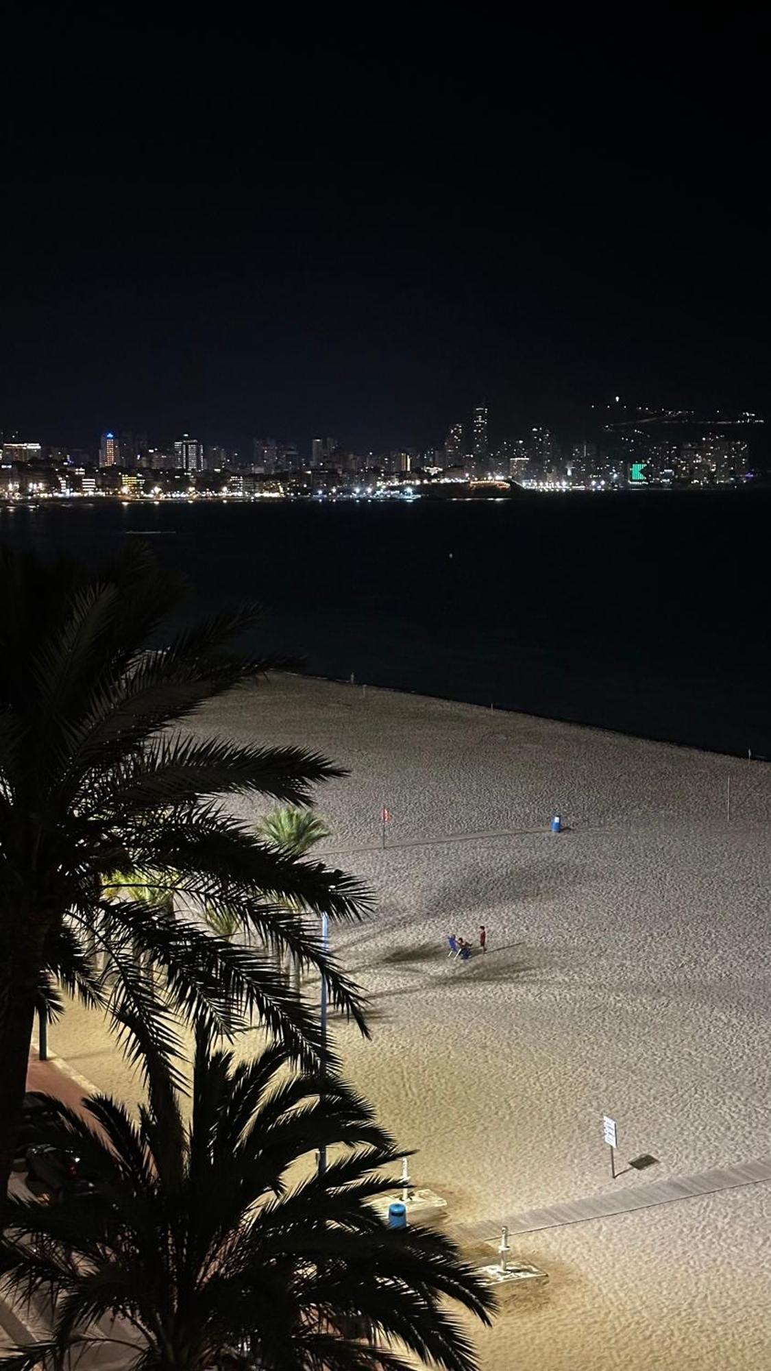 Esmeralda, Beachfront Poniente, 1st Line Frontal Seaview, Ocean Terrace Apartamento Benidorm