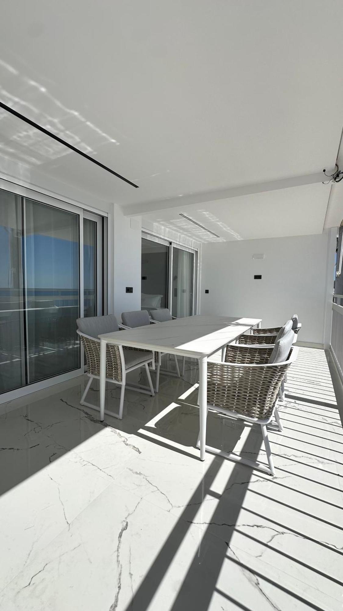 Esmeralda, Beachfront Poniente, 1st Line Frontal Seaview, Ocean Terrace Apartamento *
