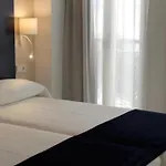 Apartamentos Mayal con Piscina