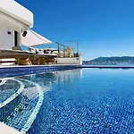 Luxurioeses Apartment In Benidorm Mit Pool