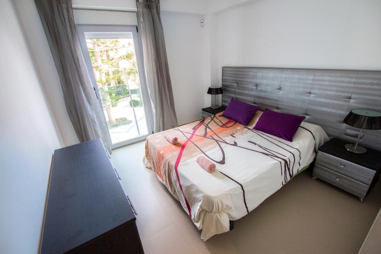 Moderno Y Bonito Apartamento En Primera Linea De Playa De Poniente *