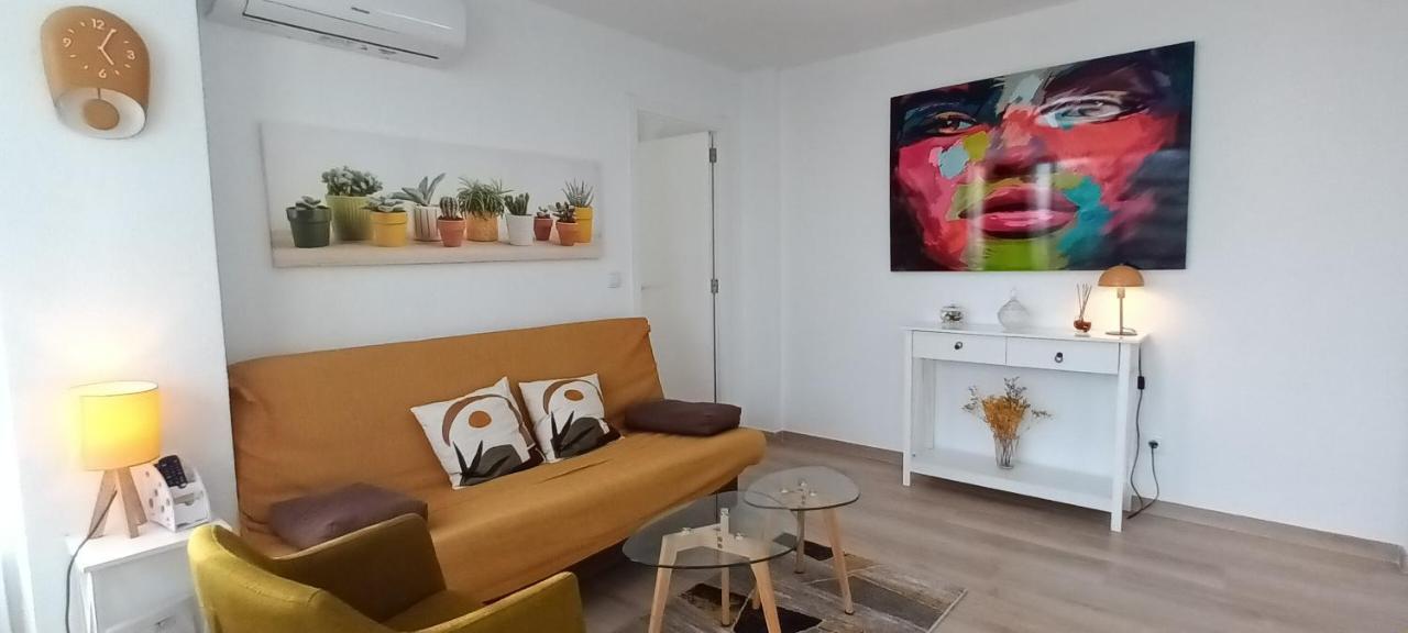 Apartamento Con Vistas Al Mar Poniente Avda Uruguay *