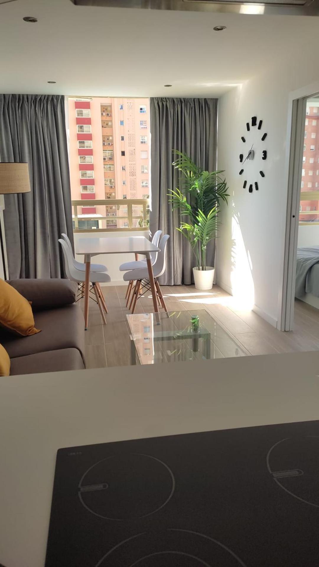Apartamento Moderno Con Piscina Y Bicicletas Gratis Benidorm