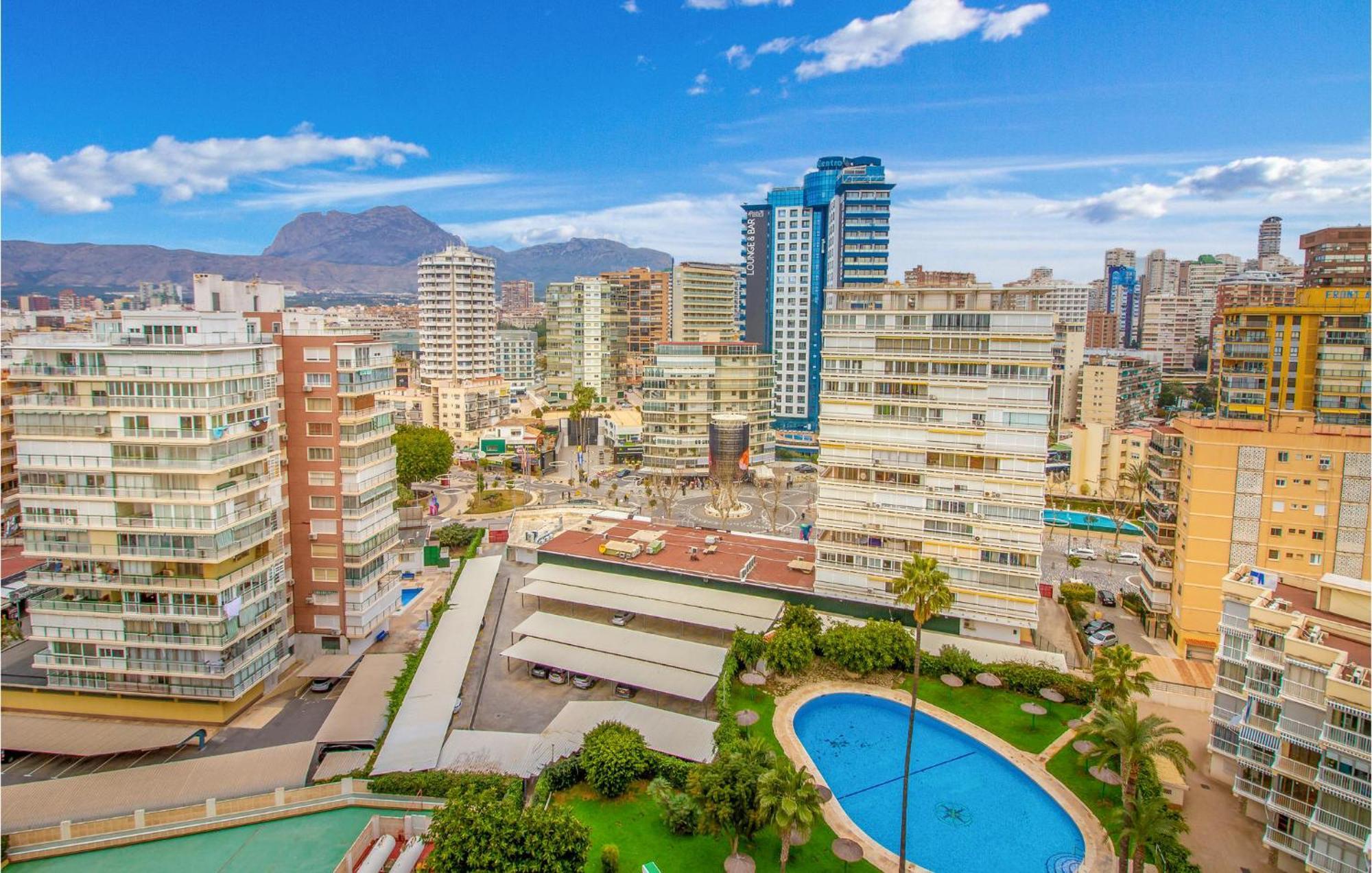 Apartamento 2 Bedroom Cozy In *