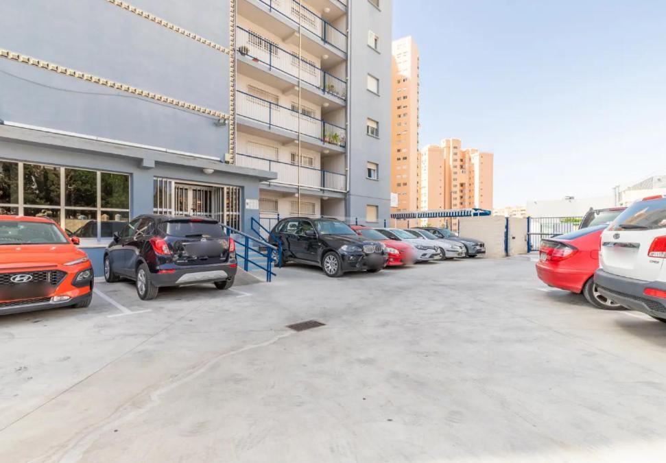 Familias En Edificio Acacias