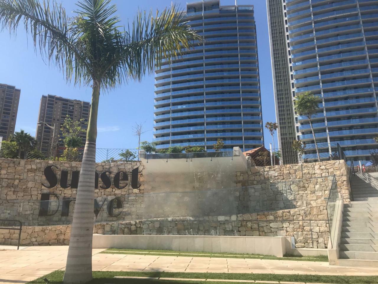 Apartamento Playa Poniente Sunset Drive Apartamento De Lujo *