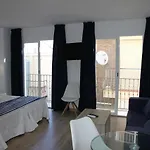 La Mar Apartments