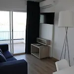 La Mar Apartments