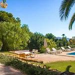 Villa Altozano with pool, barbeque, large garden,&fantastic sea views
