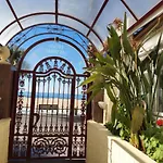 BENIDORM, Las Damas, primera línea de playa de Levante