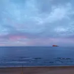 Luminoso Apartamento en Primera Línea de Playa
