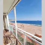 Adela Beach Apartment, lujo en 1ª línea de playa