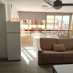 Precioso apartamento con piscina y vistas al mar Mediterráneo.