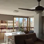 Precioso apartamento con piscina y vistas al mar Mediterráneo.