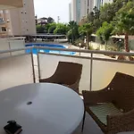 Apartamento familiar en complejo residencial.