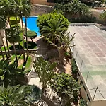 Stylish Getaway - Renovated 1Br Apartment With Pool & Tennis