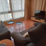 Apartamento Alteanos, centrico y confortable, soleado, con piscina y jardines, tenis, parking exterior comunitario, y la playa andando 10 min