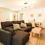 Casa Loma Con Terreno Privado Y Parking Compartido - A 800M De Playa Poniente