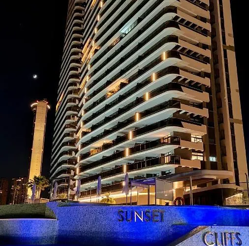 Sunset Cliffs Modern Apartment