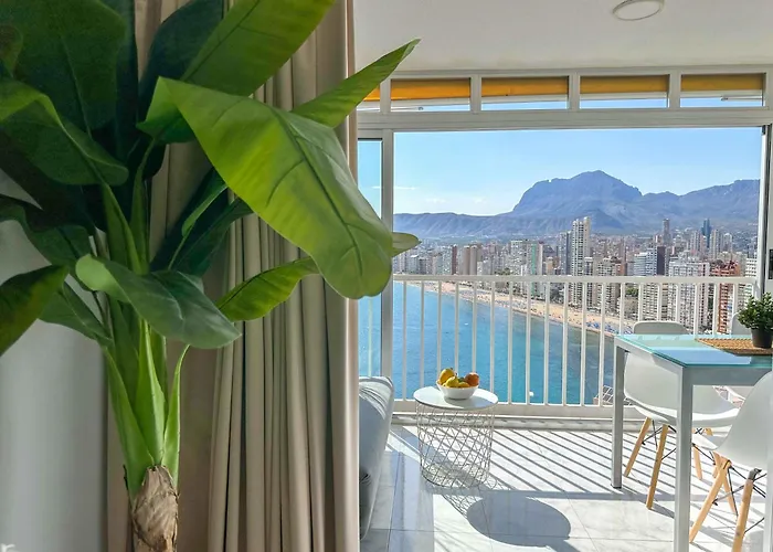Balcón Al Mediterráneo Y Skyline De Benidorm