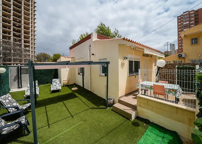Apartamento con terreno privado - a 800m de Playa Poniente