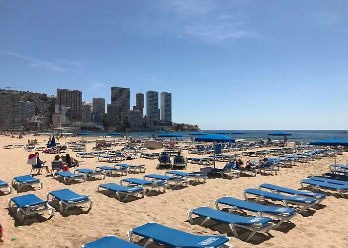 Apartamento frente al mar, moderno con aire acondicionado, parking y free Wi-Fi