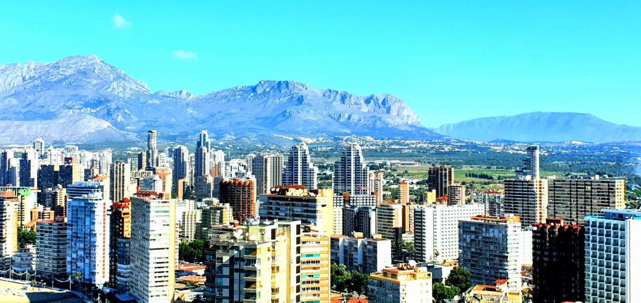 с видом на море и горы Apartamento Benidorm