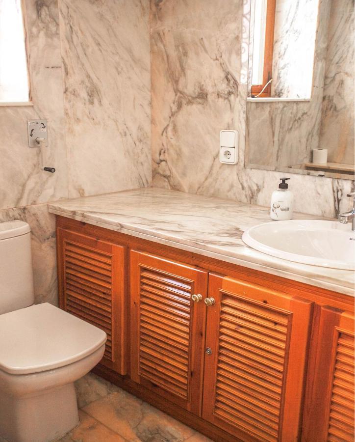 Altozano With Pool, Barbeque, Large Garden,&fantastic Sea Views *