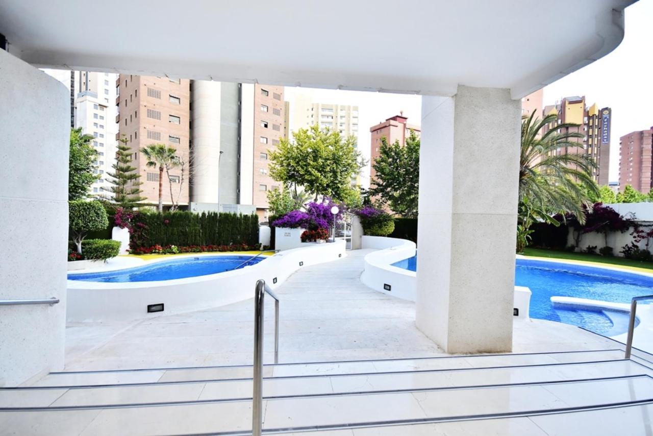 One Bedroom Appartement At Benidorm 700 M Away From The Beach With Sea View Shared Pool And Terrace Apartamento *