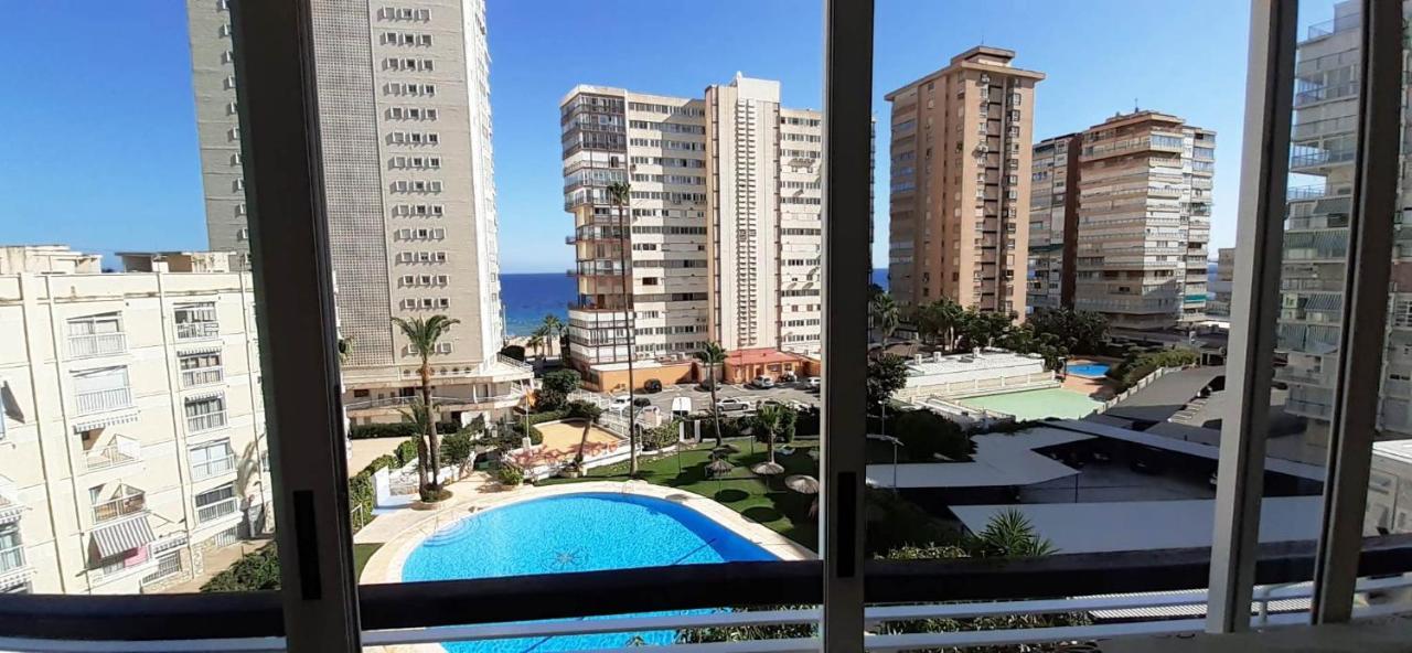 Mediterraneo, Muy Centrico, En Plaza Triangular, Soleado, Con Jardines Y Piscina Y La Playa Enfrente Andando, Con Parking Exterior Comunitario Apartamento *