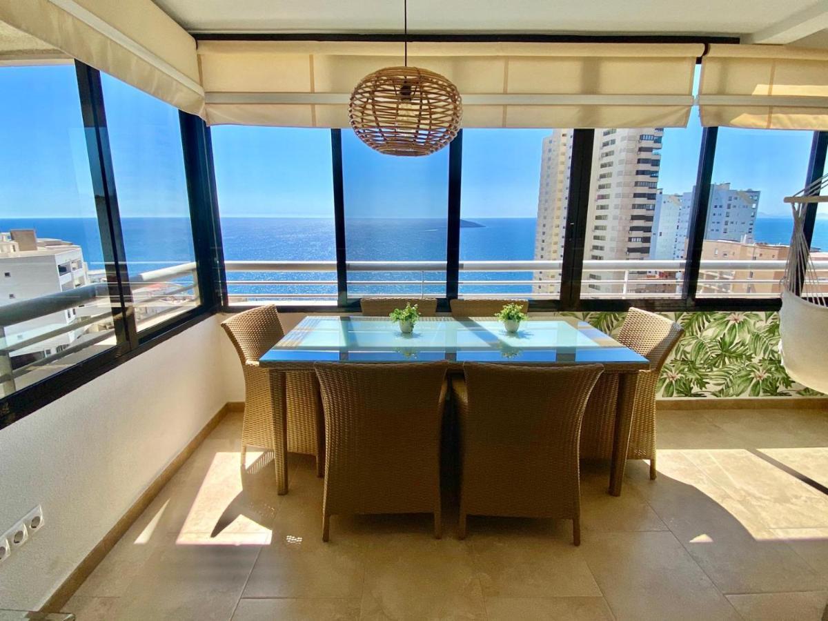 с видом на море и горы Apartamento Benidorm