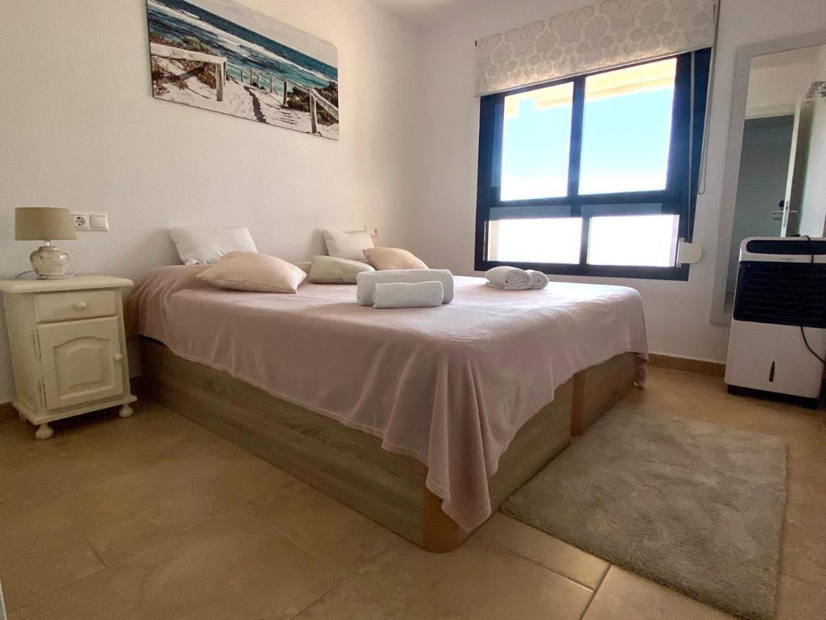 с видом на море и горы Apartamento *