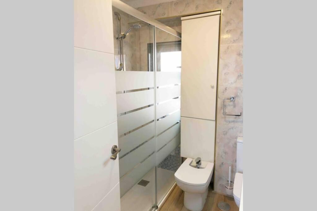 Adela Apartment, Lujo En 1ª Línea De Playa Apartamento