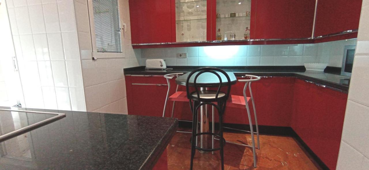 Alteanos, Centrico Y Confortable, Soleado, Con Piscina Y Jardines, Tenis, Parking Exterior Comunitario, Y La Playa Andando 10 Min Apartamento