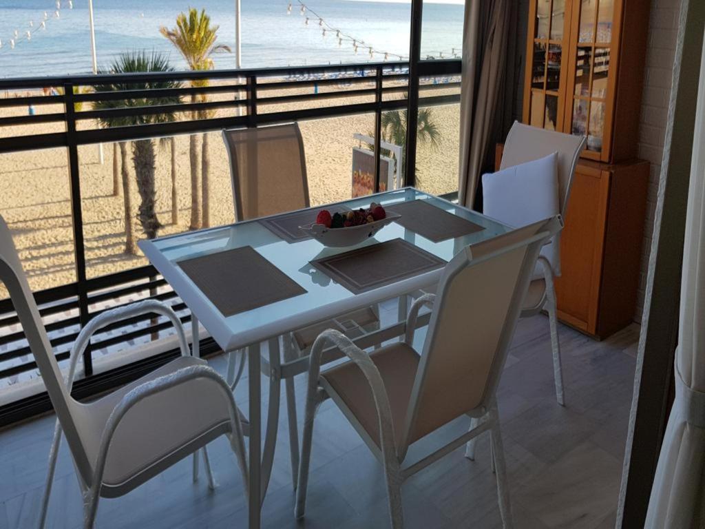 1ªlinea 4-5 Pax Wifi-benidorm1hab Y 2 Sofas, Aire, Playa Levante Cachirulo Benidorm