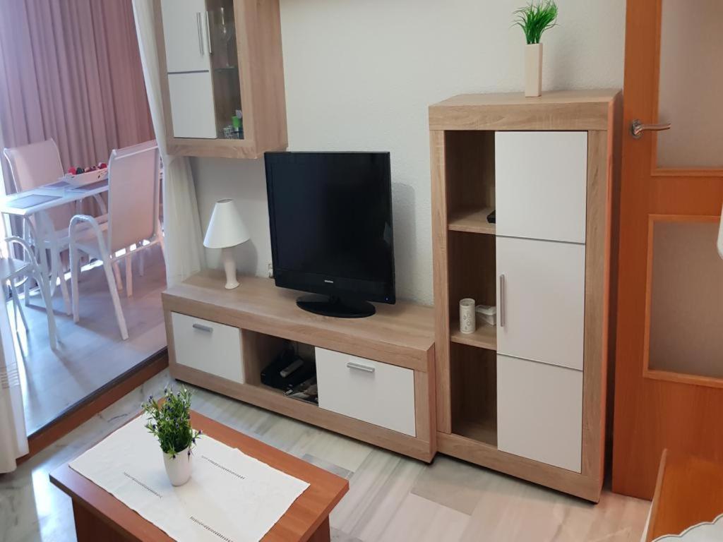 1ªlinea 4-5 Pax Wifi-benidorm1hab Y 2 Sofas, Aire, Playa Levante Cachirulo * Benidorm