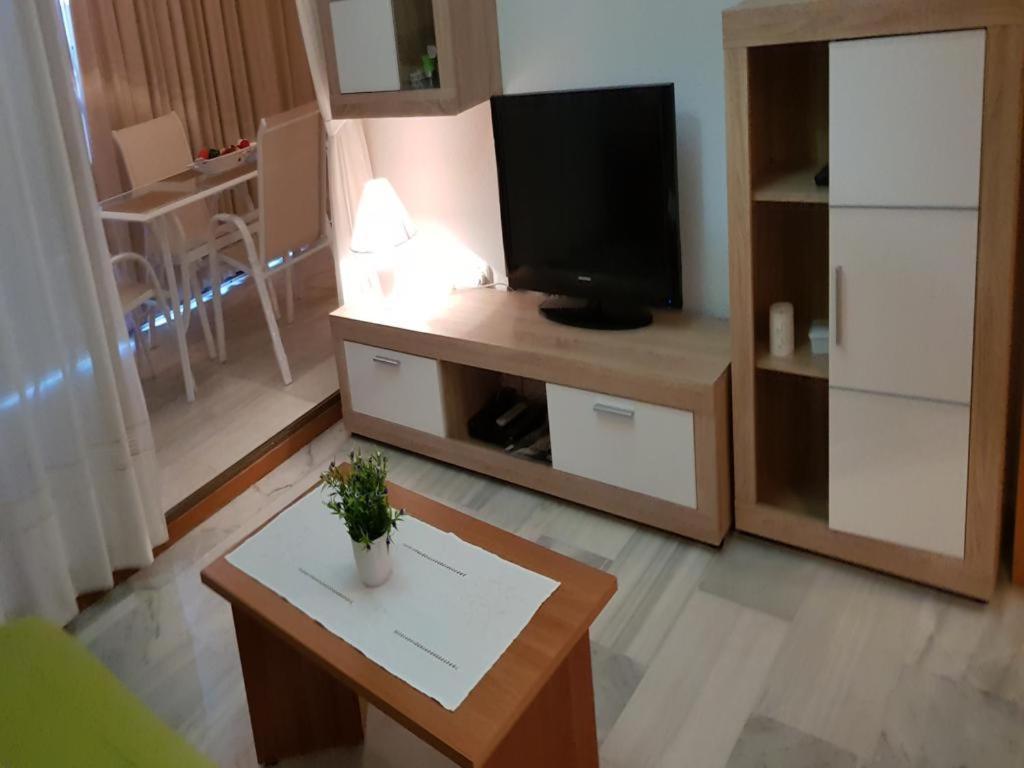 Apartamento 1ªlinea 4-5 Pax Wifi-benidorm1hab Y 2 Sofas, Aire, Playa Levante Cachirulo *