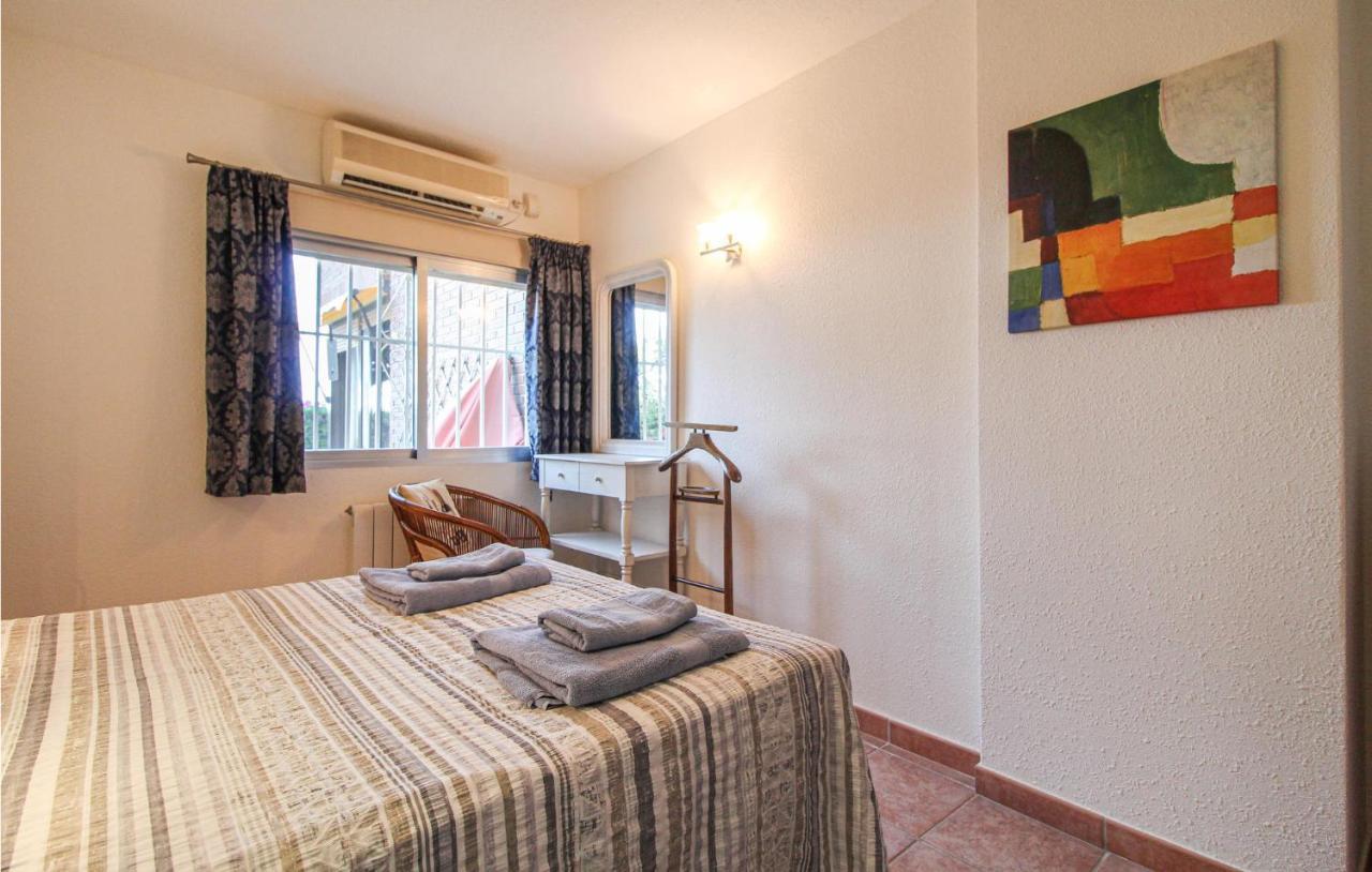 Three-bedroom In Apartamento *