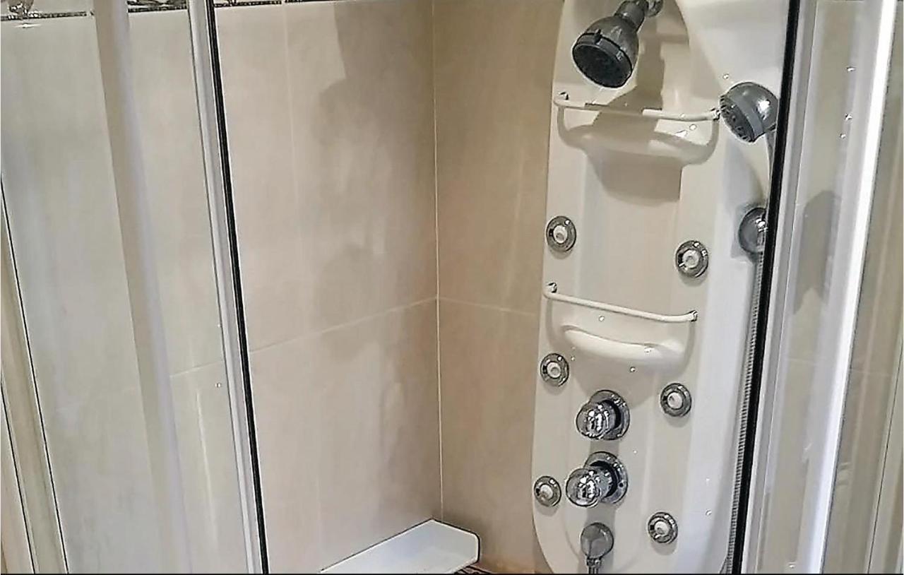 Three-bedroom In Apartamento