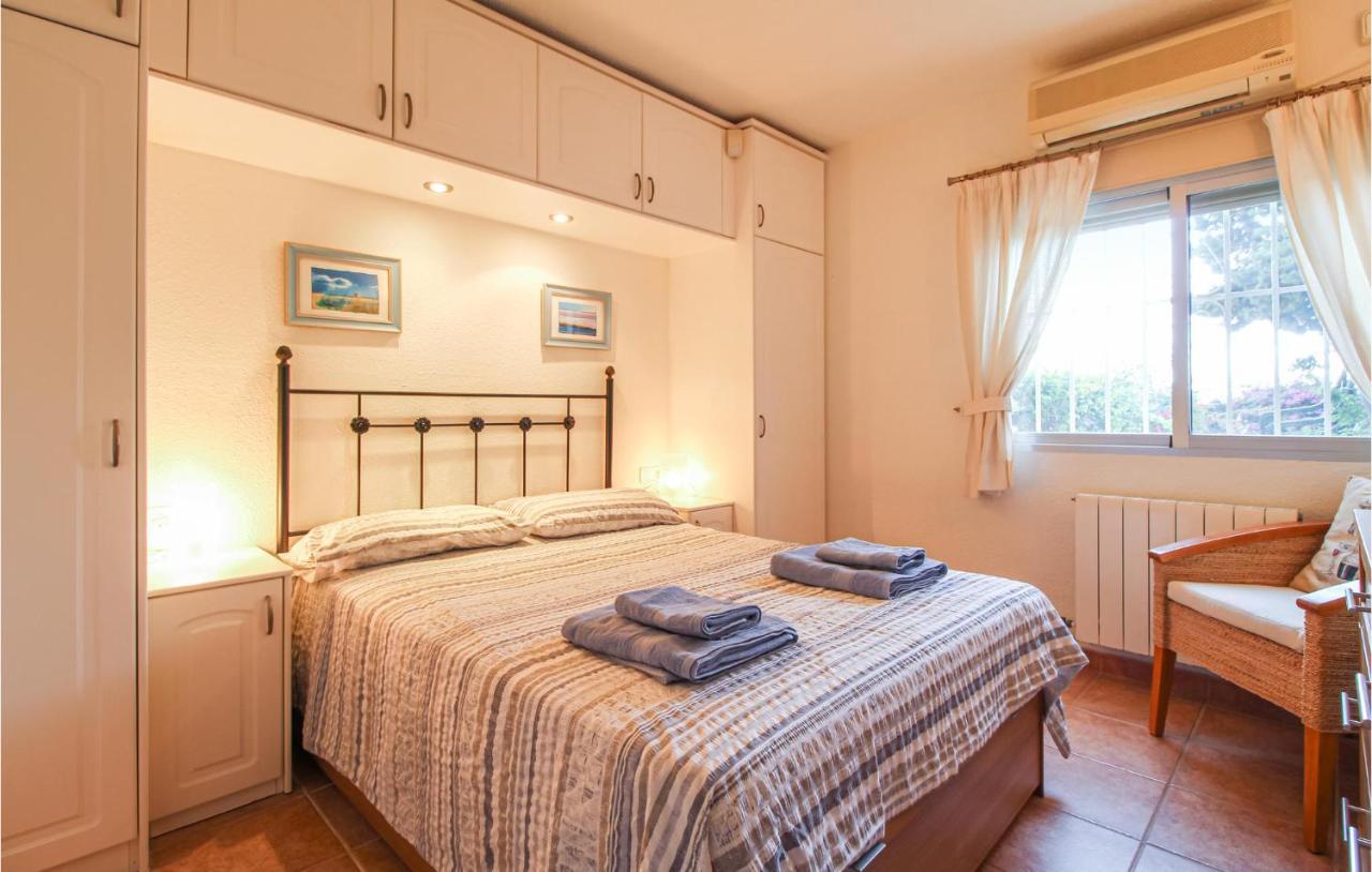 Three-bedroom In Apartamento