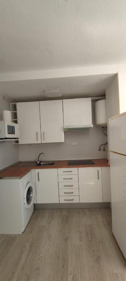 Precioso Apartamento Con Piscina Y Vistas Al Mar Mediterráneo. Apartamento Benidorm