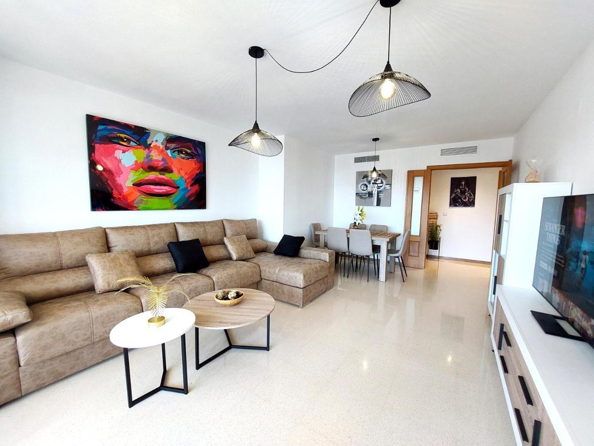 Apartamento 3 Dormitorios Frente Al Mar En Marinas By Sonneil *