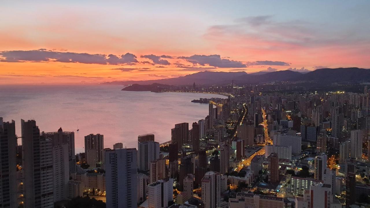 Planta 37: Terraza Privada Con Vistas Al Mar Apartamento *