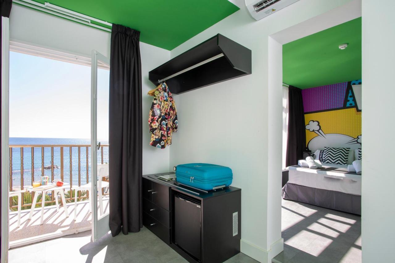 Hotel Casual Pop Art