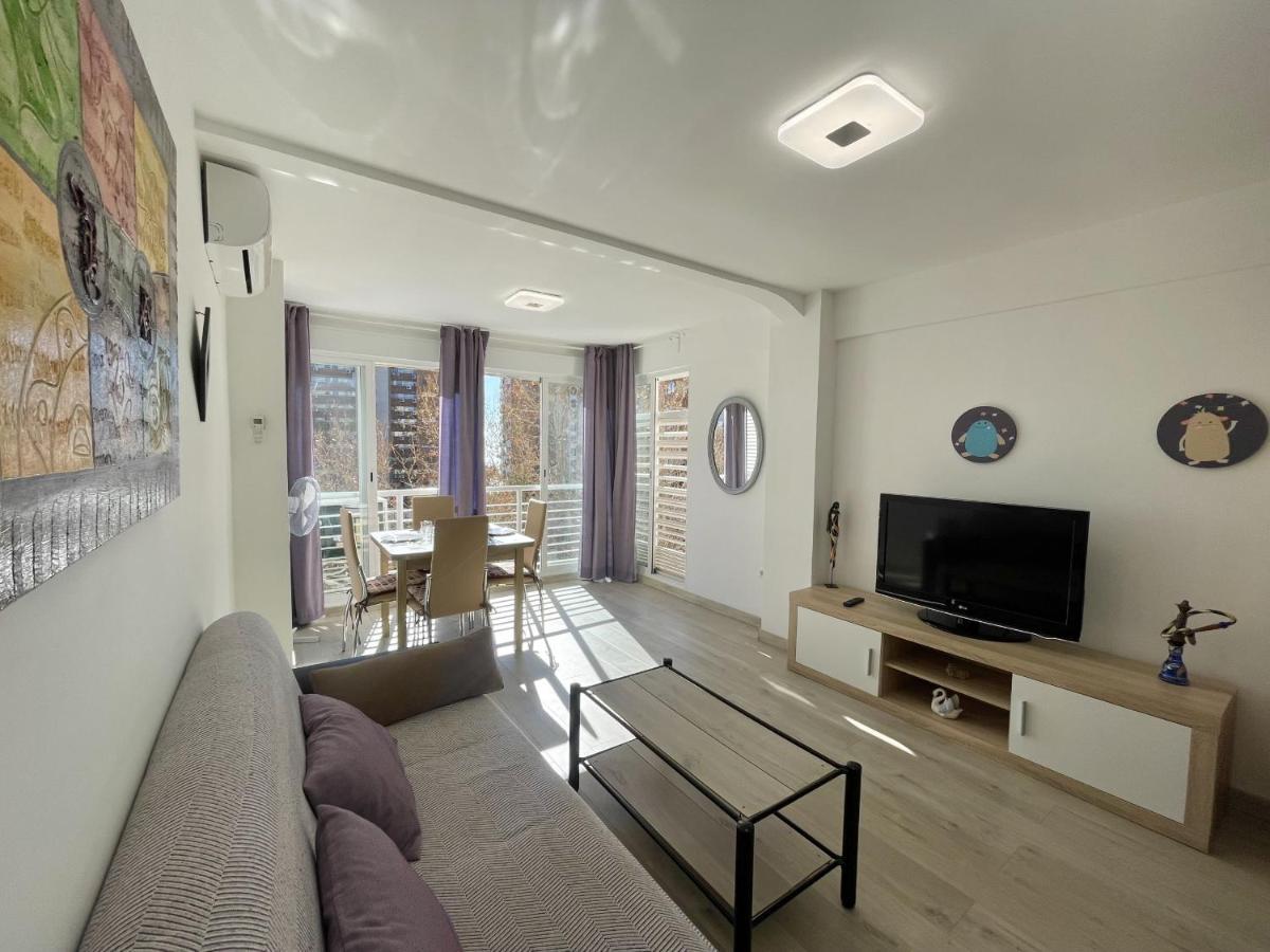 Moder Style Caballos Apartamento Benidorm