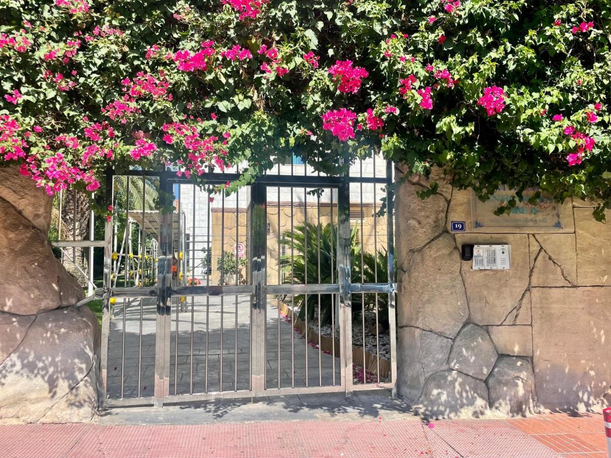 Traveler's With Sea View, Free Coffee & Parking Apartamento Benidorm