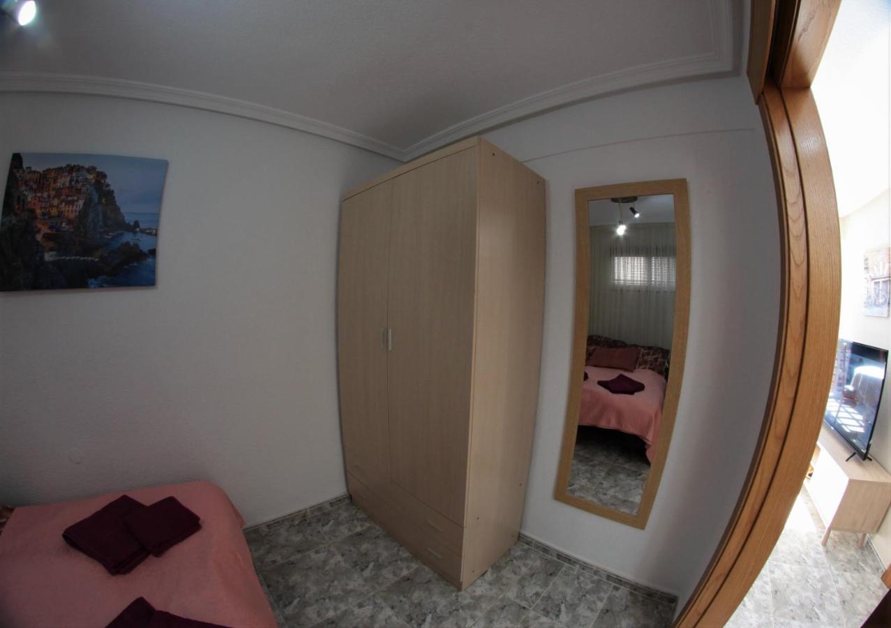 Cozy Just 8 Min Walk From The Beach!