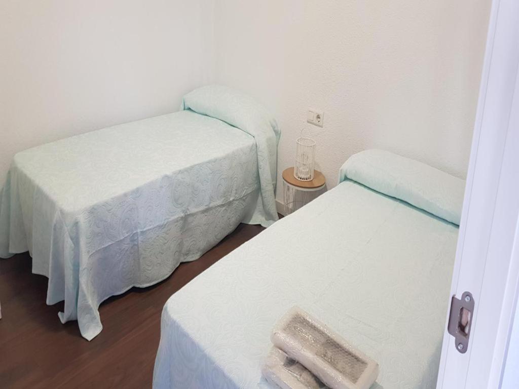 Apartamento Disponible Marblaw-18 A 31 Octubre 1ª Linea- Aire Acondic -2hab 2bn, Parking Opcionable Extra *